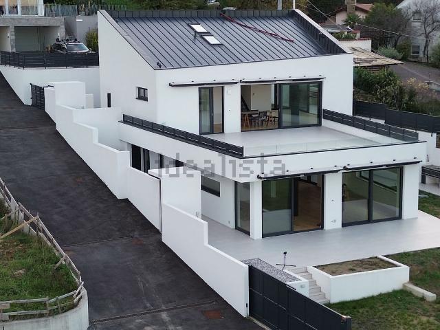 Villetta bifamiliare in vendita di 474 m² in Località Vanisella, 9