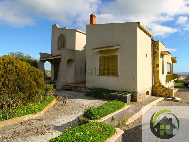 Villetta bifamiliare in vendita di 475 m² in Traversa 5, 7