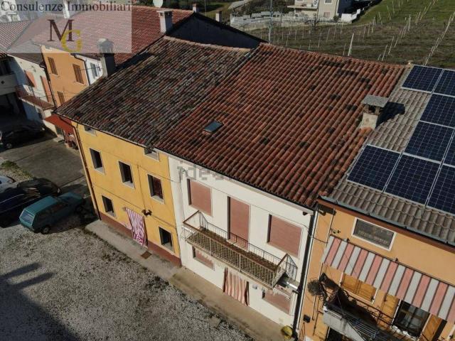 Villetta bifamiliare in vendita di 475 m² in Via Zamichieli