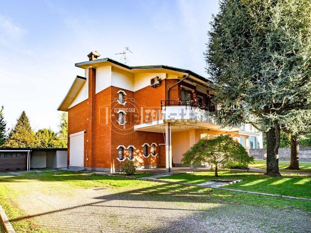 Villetta bifamiliare in vendita di 476 m² in Vicolo Pietro Micca