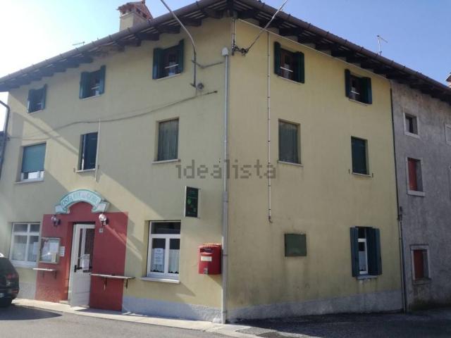Villetta bifamiliare in vendita di 480 m² in Via Collosomano, 158