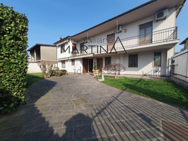 Villetta bifamiliare in vendita di 480 m² in Via Indipendenza
