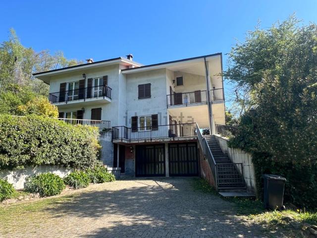 Villetta bifamiliare in vendita di 480 m² in Via Provinciale, 58