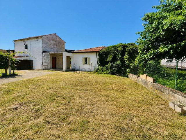 Villetta bifamiliare in vendita di 48 m² in Via Termine D&apos Alatri, 65