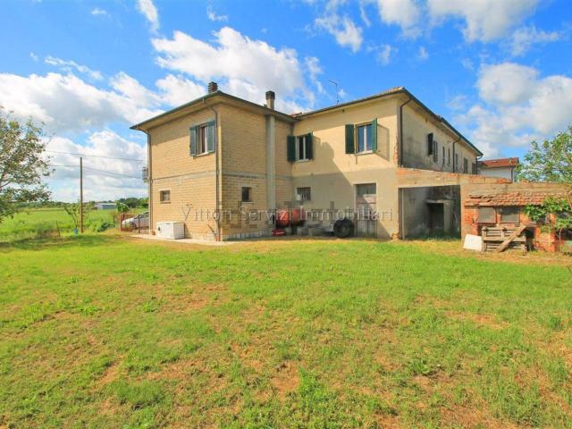 Villetta bifamiliare in vendita di 490 m²