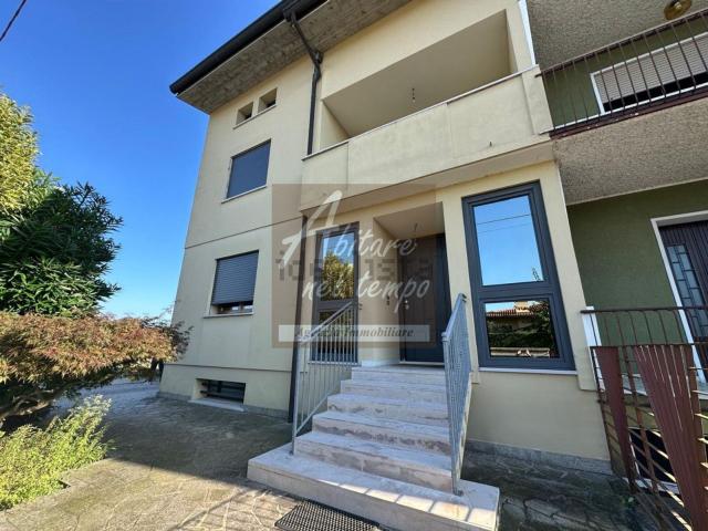 Villetta bifamiliare in vendita di 495 m² in Via Sant&apos Antonio