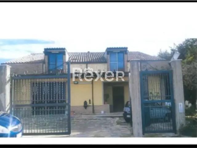 Villetta bifamiliare in vendita di 400 m² in Contrada Costantino