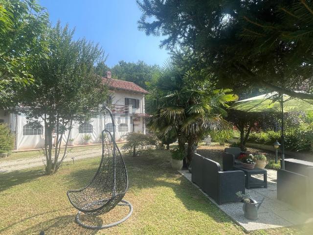 Villetta bifamiliare in vendita di 400 m² in Frazione Stazione di Portacomaro