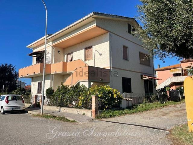 Villetta bifamiliare in vendita di 400 m² in Località stradone polveroni