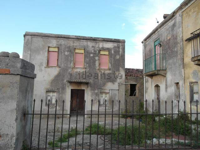 Villetta bifamiliare in vendita di 400 m² in Località San Saba, 5