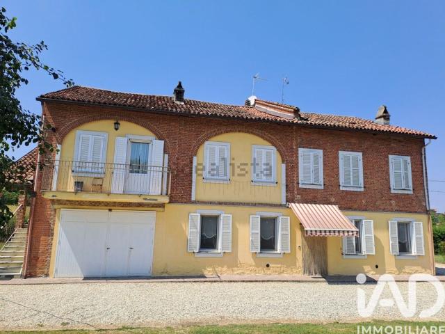 Villetta bifamiliare in vendita di 365 m² in Strada Valtiglione