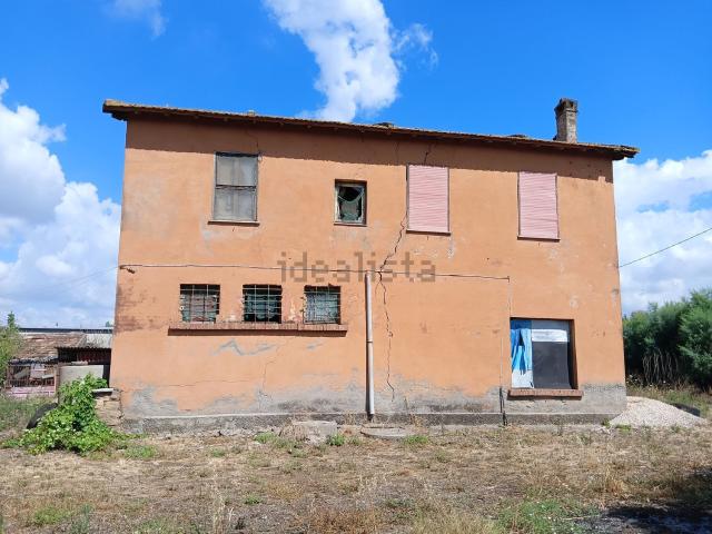 Villetta bifamiliare in vendita di 400 m² in Strada del Tomarone