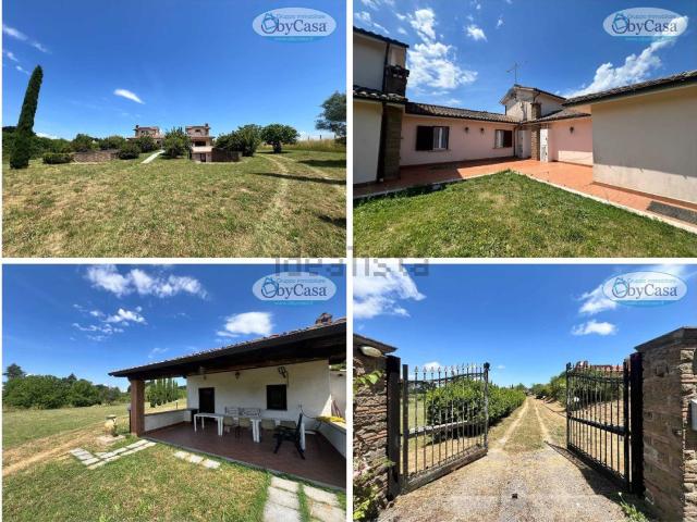 Villetta bifamiliare in vendita di 400 m² in Strada San Janni