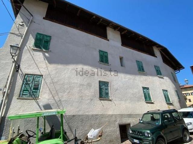 Villetta bifamiliare in vendita di 400 m² in Via Tres, 10