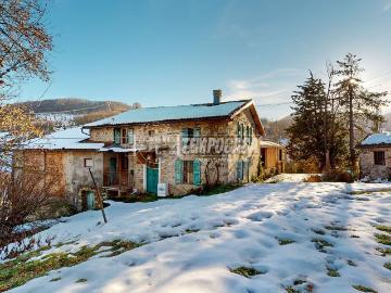Villetta bifamiliare in vendita di 400 m² in Via Vedegheto