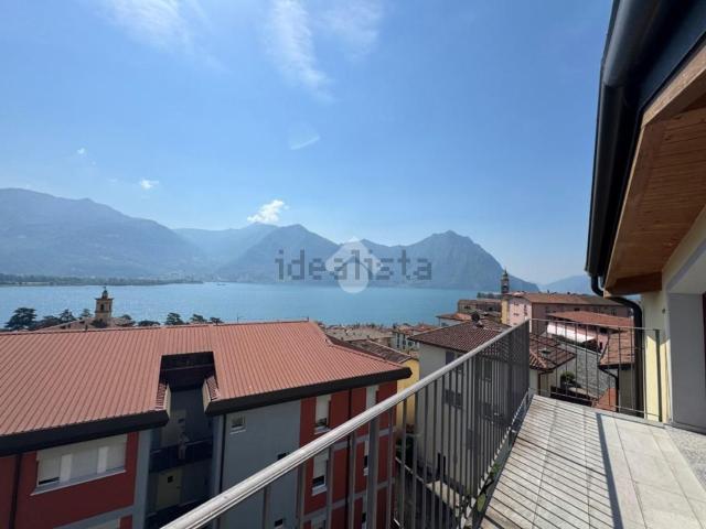 Villetta bifamiliare in vendita di 400 m² in Via Decio Celeri, 32