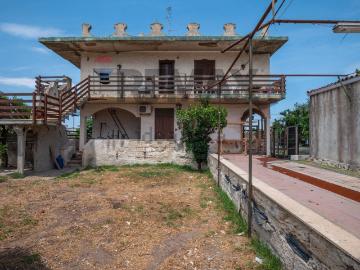 Villetta bifamiliare in vendita di 400 m² in Via della Poiana, 1