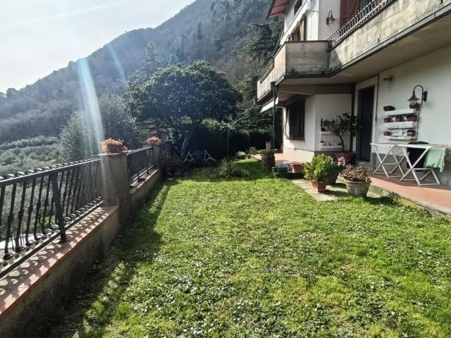 Villetta bifamiliare in vendita di 400 m² in Via di Rilaio