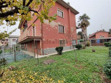 Villetta bifamiliare in vendita di 400 m² in Via Drizza, 15