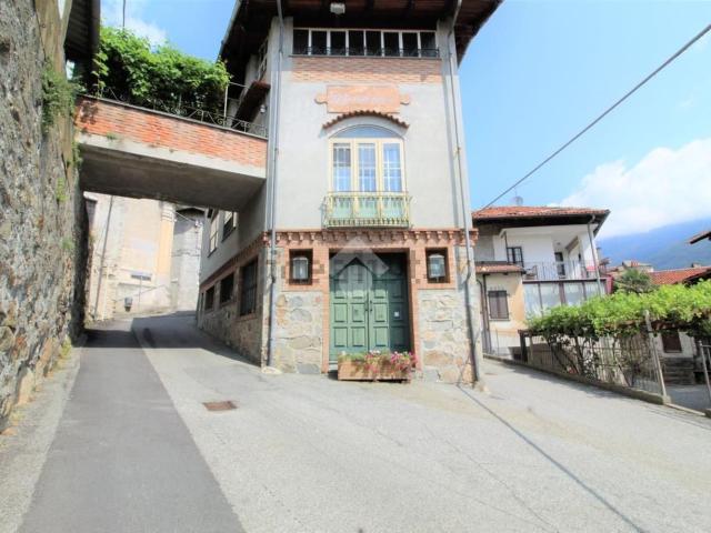 Villetta bifamiliare in vendita di 400 m² in Via Giuseppe Garibaldi, 23