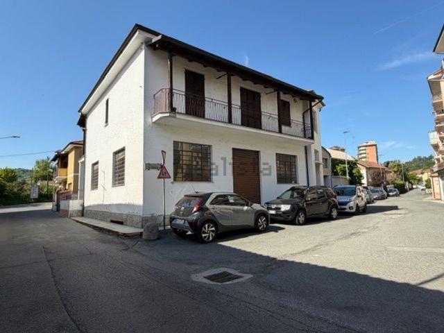 Villetta bifamiliare in vendita di 400 m² in Via Giuseppe Giusti