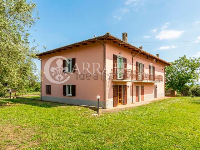 Villetta bifamiliare in vendita di 600 m² in Via Giuseppe Mazzini, 10