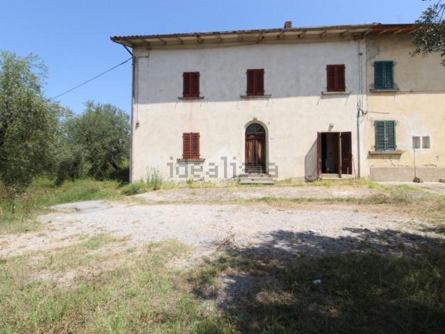 Villetta bifamiliare in vendita di 400 m² in Via Larciano