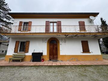 Villetta bifamiliare in vendita di 400 m² in Via Ponte Uso