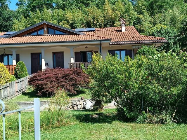 Villetta bifamiliare in vendita di 400 m² in Via degli Stovigliai, 2