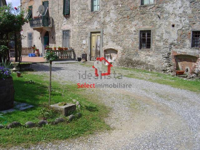 Villetta bifamiliare in vendita di 400 m²