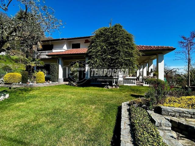 Villetta bifamiliare in vendita di 402 m² in Via Dante Alighieri
