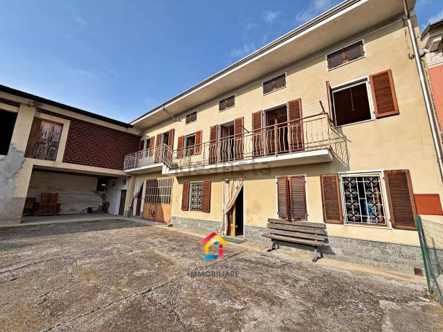 Villetta bifamiliare in vendita di 413 m² in Via Valle, 26