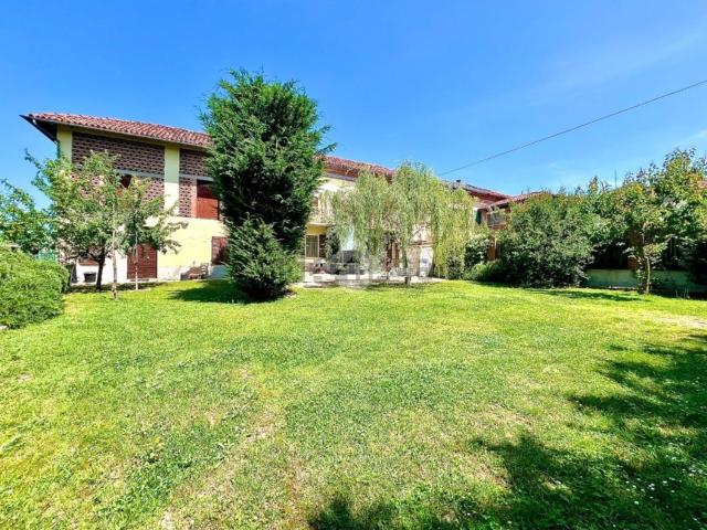 Villetta bifamiliare in vendita di 416 m² in Via Francesco Vercelli