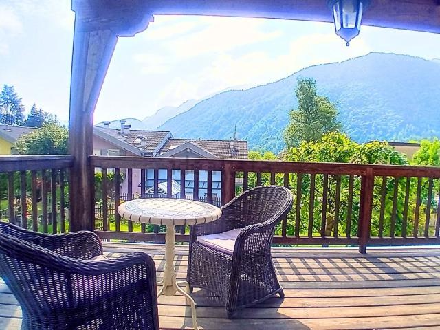 Villetta bifamiliare in vendita di 418 m² in Via del Parco