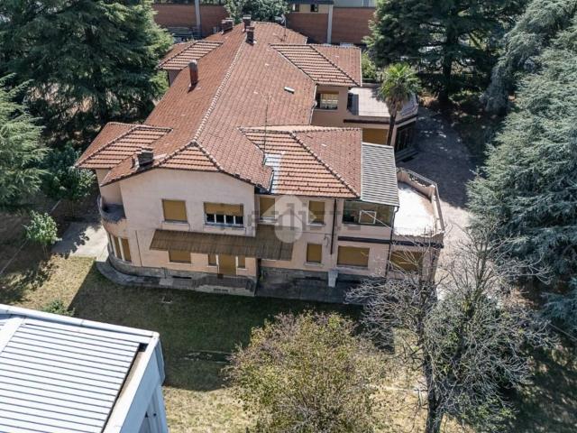 Villetta bifamiliare in vendita di 419 m² in Via Maria Bricca, 22