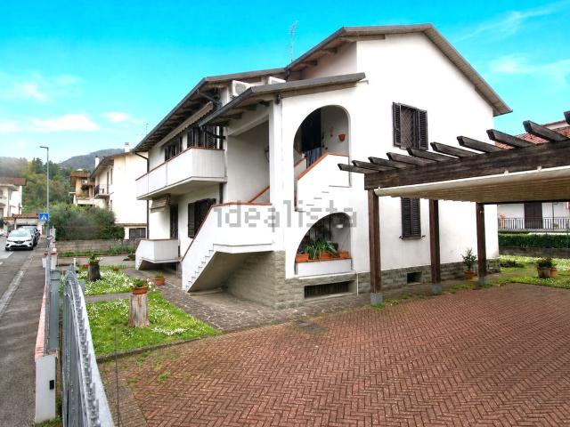Villetta bifamiliare in vendita di 423 m² in Via Giambattista Tiepolo, 16