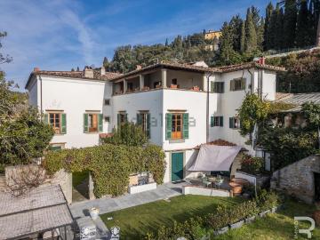 Villetta bifamiliare in vendita di 420 m² in Strada Provinciale 54 dei Bosconi