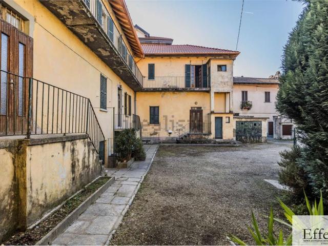 Villetta bifamiliare in vendita di 420 m² in Via San Antonio, 34