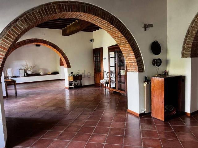 Villetta bifamiliare in vendita di 420 m²