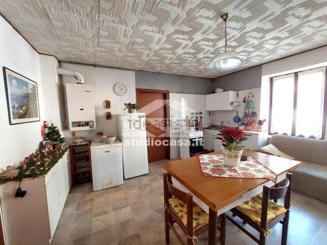 Villetta bifamiliare in vendita di 421 m² in Via Fabio Filzi
