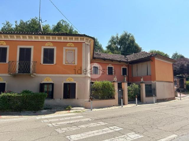 Villetta bifamiliare in vendita di 424 m² in Località San Defendente, 57