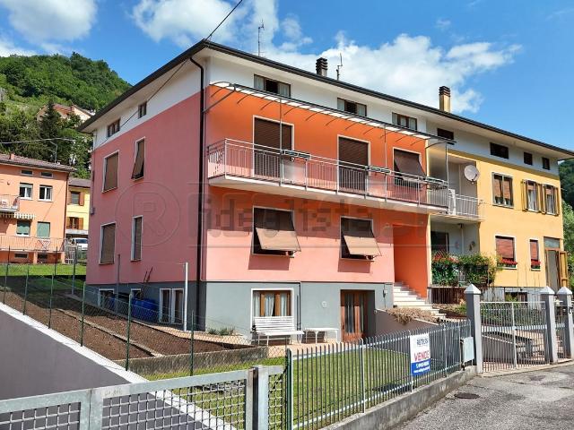 Villetta bifamiliare in vendita di 424 m²