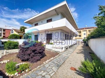 Villetta bifamiliare in vendita di 433 m² in Strada Vicinale Santa Caterina, 24