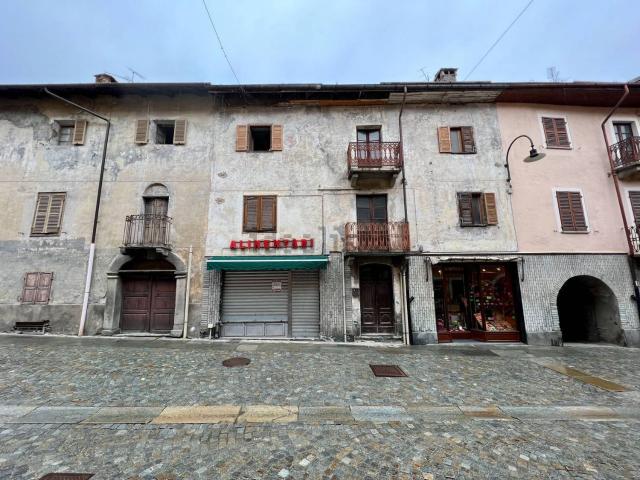 Villetta a schiera in vendita di 430 m² in Via Roma, 32