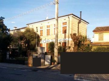 Villetta bifamiliare in vendita di 432 m² in Via San Michele