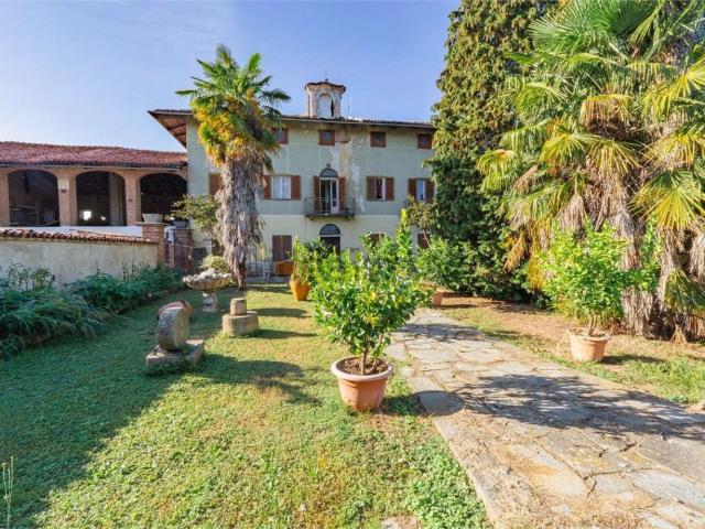 Villetta bifamiliare in vendita di 435 m² in Via Pascaretto, 9
