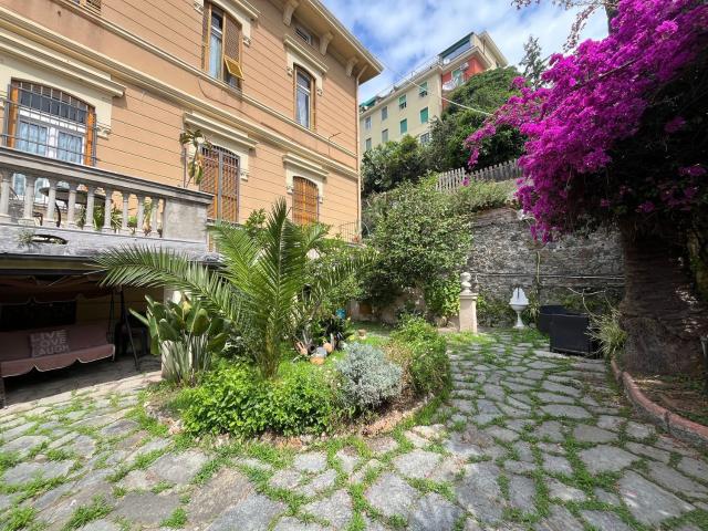 Villetta bifamiliare in vendita di 436 m² in Via Loano, 23