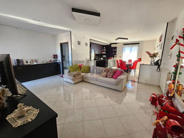 Villetta bifamiliare in vendita di 439 m²