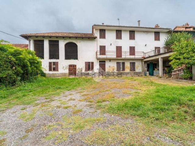 Villetta bifamiliare in vendita di 540 m² in Strada Asti, 48