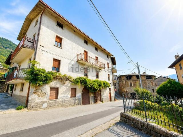 Villetta bifamiliare in vendita di 540 m² in Via Stazione, 15